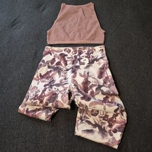 White & Mauve Floral Leggings